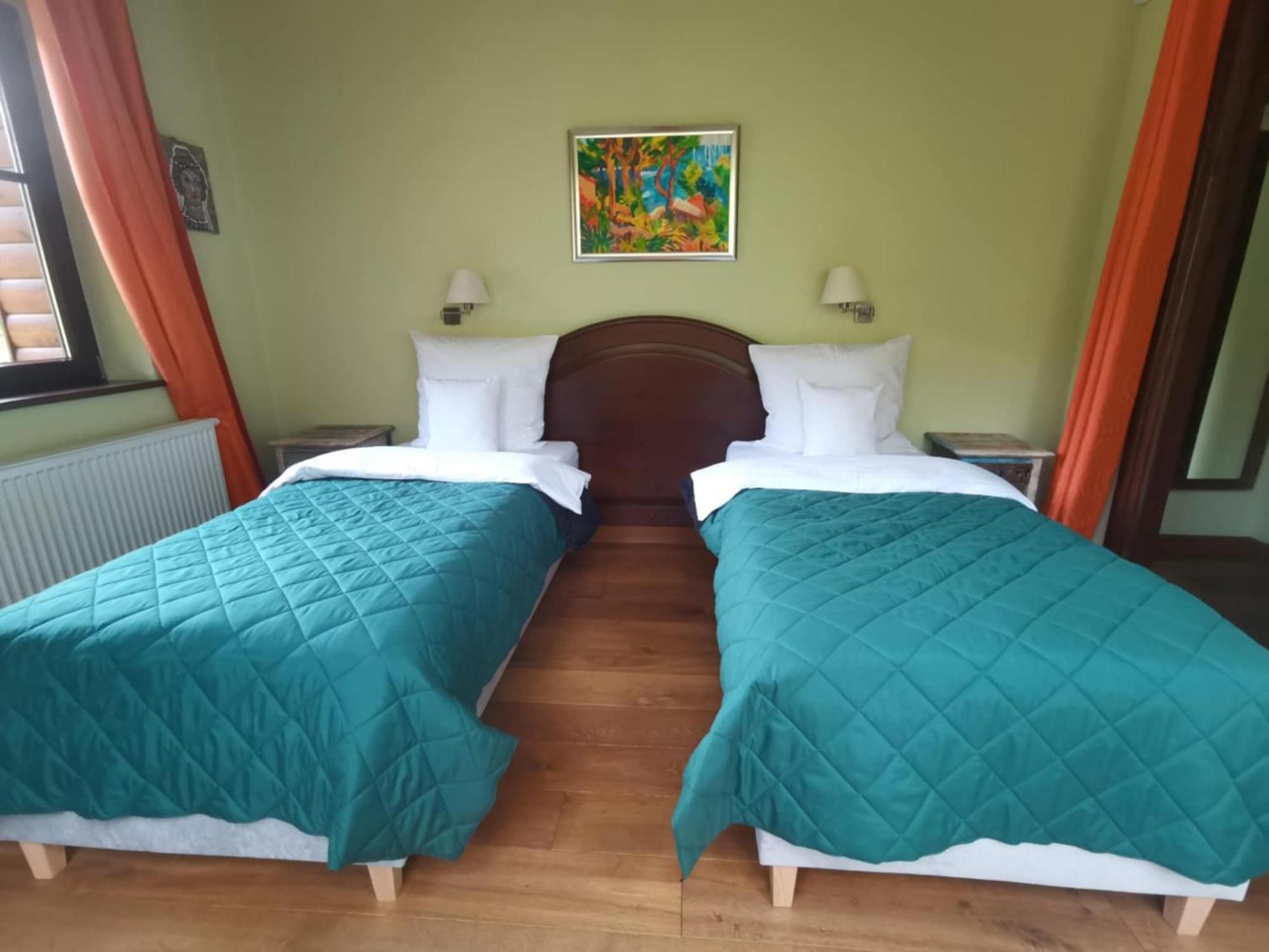 Ekosamotnia Guest house Krakow